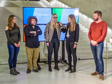 Motivation durch Verantwortung: Sophie Wallstabe, studentische Redaktionsleiterin, und Marcus Schöneich, studentischer Assistent der Redaktionsleitung (rechts), stellen die weiteren Kommilitonen mit Leitungsfunktion vor.