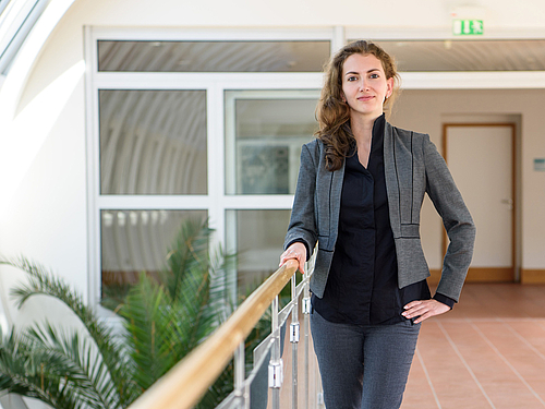 Die Nachwuchswissenschaftlerin Stefanie Walter engagiert sich im von der Initiative Wissenschaft im Dialog (WiD) ausgezeichneten Naturprojekt. Dort planen Hochschule Mittweida und Naturschutzverband Sachsen ein Reallabor für Schülerinnen und Schüler zu Die Nachwuchswissenschaftlerin Stefanie Walter engagiert sich im von der Initiative Wissenschaft im Dialog (WiD) ausgezeichneten Naturprojekt. Dort planen Hochschule Mittweida und Naturschutzverband Sachsen ein Reallabor für Schülerinnen und Schüler zum Thema Bioökonomie.