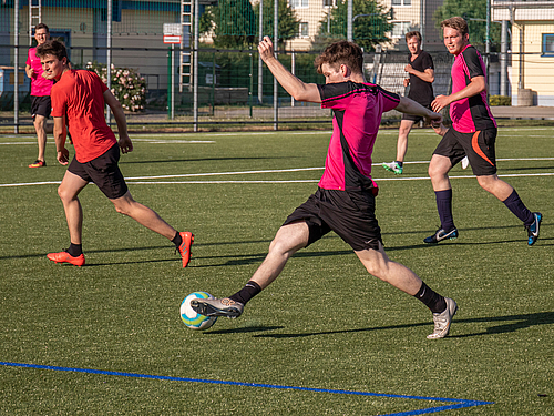 Neun Mannschaften spielten beim Kleinfeldfußballturnier der Hochschule Mittweida um den "Hochschulmeistertitel". Neun Mannschaften spielten beim Kleinfeldfußballturnier der Hochschule Mittweida um den "Hochschulmeistertitel".