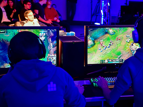 HSMW eSports besteht aus Studenten der Hochschule Mittweida. HSMW eSports besteht aus Studenten der Hochschule Mittweida.