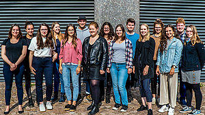 Studentinnen und Studenten des journalistischen Projekts &quot;Sturm über Chemnitz&quot; im Jahr 2019 (Foto: Fakultät)