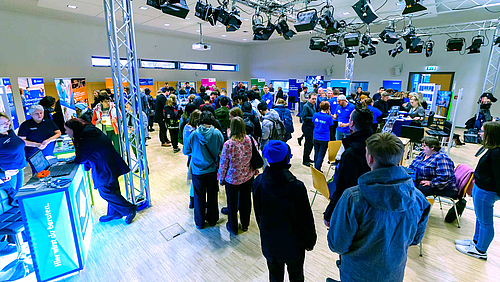 Im "Studio B" informieren alle Fakultäten, die Studienberatung, das International Office und das Studentenwerk.