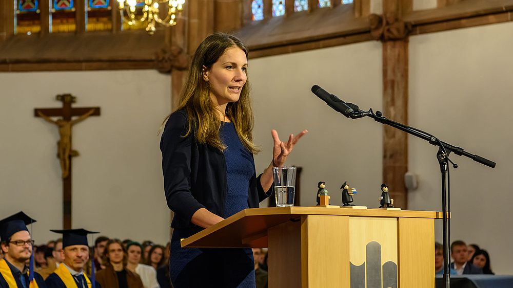 Die Hausherrin der Stadtkirche, Pfarrerin Nina-Maria Mixtacki: " Ich wünsche Ihnen von Herzen, dass Sie während Ihrer Studienzeit erfahren können, dass Sie in Ihrer Einzigartigkeit Teil einer Gemeinschaft sind."