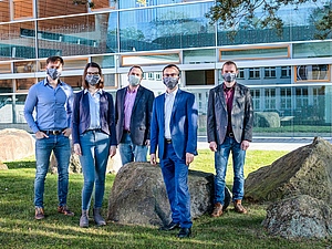 Das Team von SAXEED Mittweida steht mit Rat und Tat zur Seite: Dirk Liebers, Caroline Auerswald, Tomás Cabrera, Prof. Dr. Frank Schumann, Lucas Naumann (v.l.) (Foto: Saxeed Mittweida)